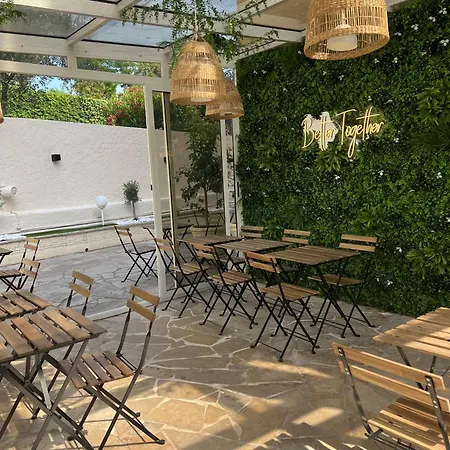 Hotel Gallia Cannes Szálloda 3*