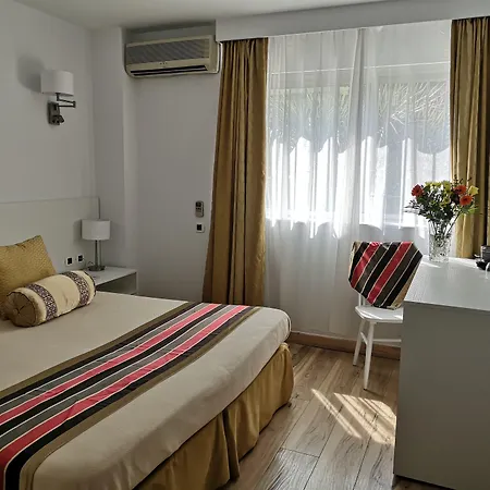 Hotel Gallia Cannes Szálloda 3*